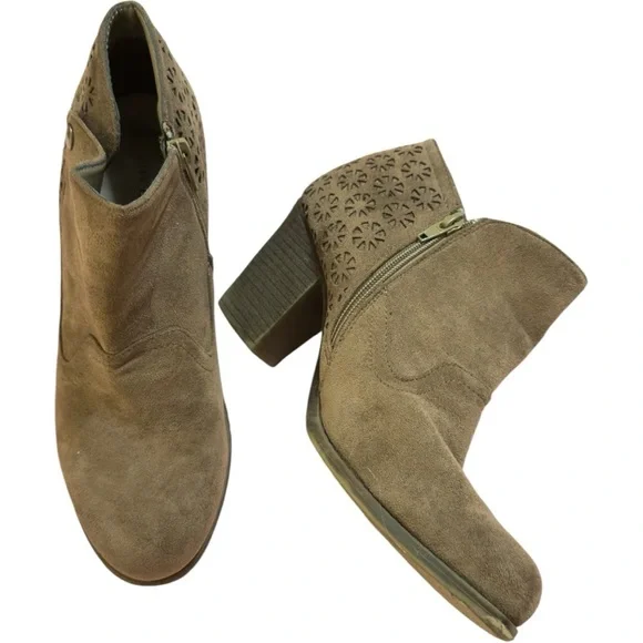 𝐏𝐈𝐄𝐑𝐑𝐄 𝐃𝐔𝐌𝐀𝐒 𝐇𝐄𝐄𝐋𝐄𝐃 𝐀𝐍𝐊𝐋𝐄 𝐁𝐎𝐎𝐓𝐒 - Picture 3 of 8